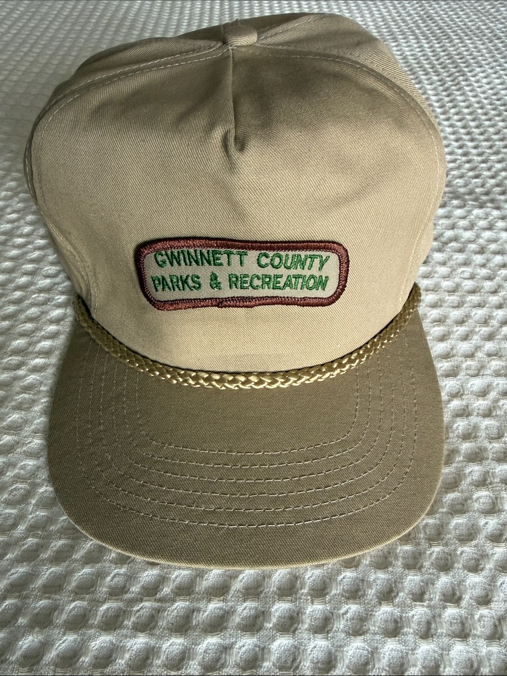 Vintage Gwinnett County Parks & Recreation Embroidered Beige cap latch back New